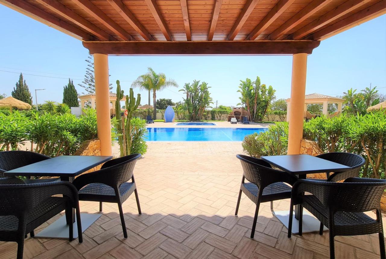 Atalaia Sol Aparthotel - Tennis & Heated Pool In Winter Lagos Exterior foto