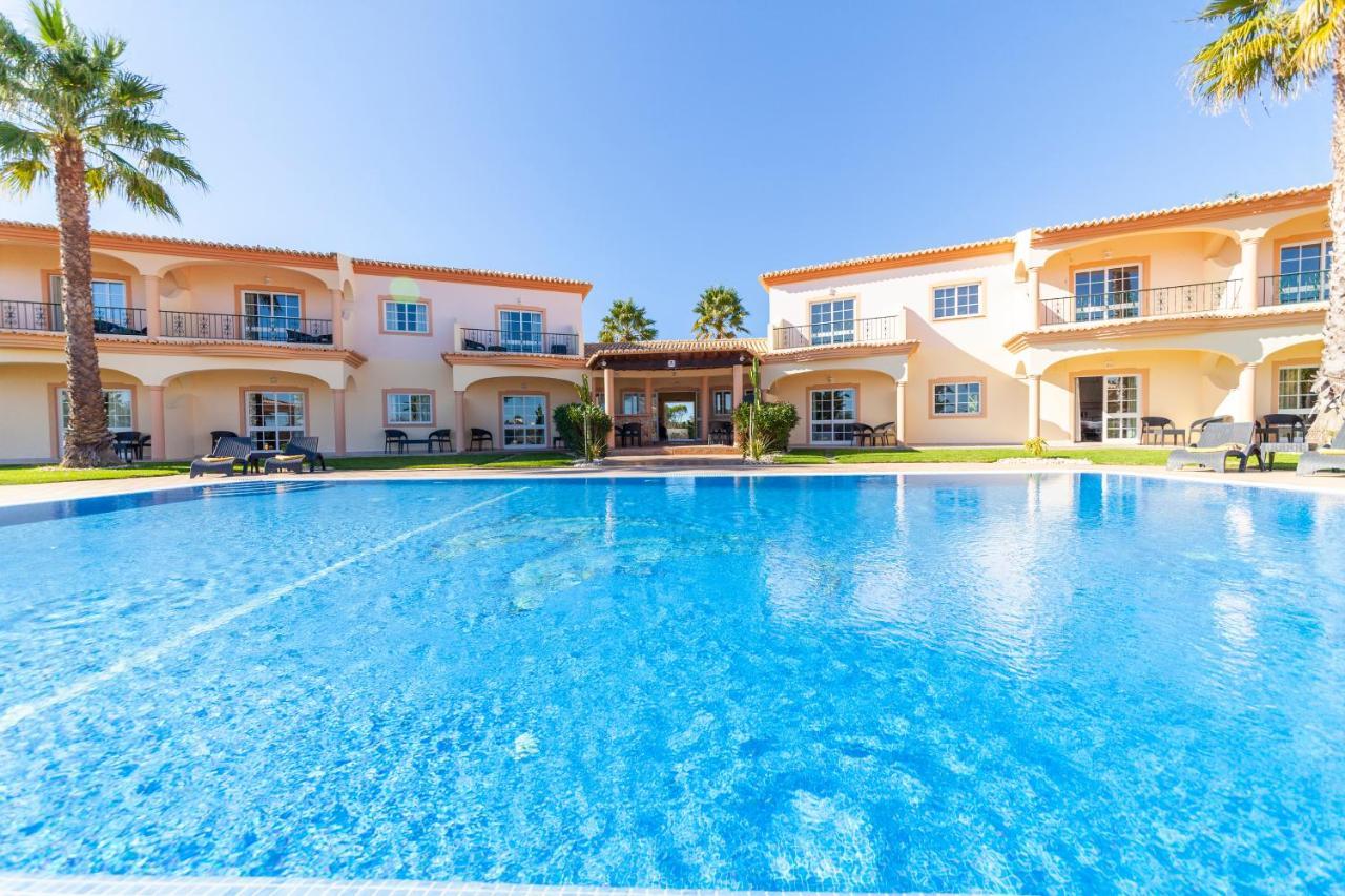 Atalaia Sol Aparthotel - Tennis & Heated Pool In Winter Lagos Exterior foto