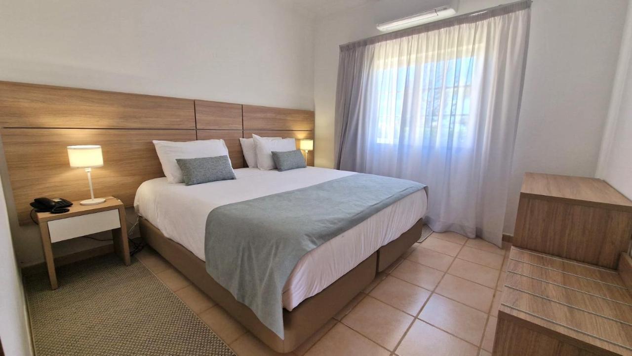 Atalaia Sol Aparthotel - Tennis & Heated Pool In Winter Lagos Exterior foto