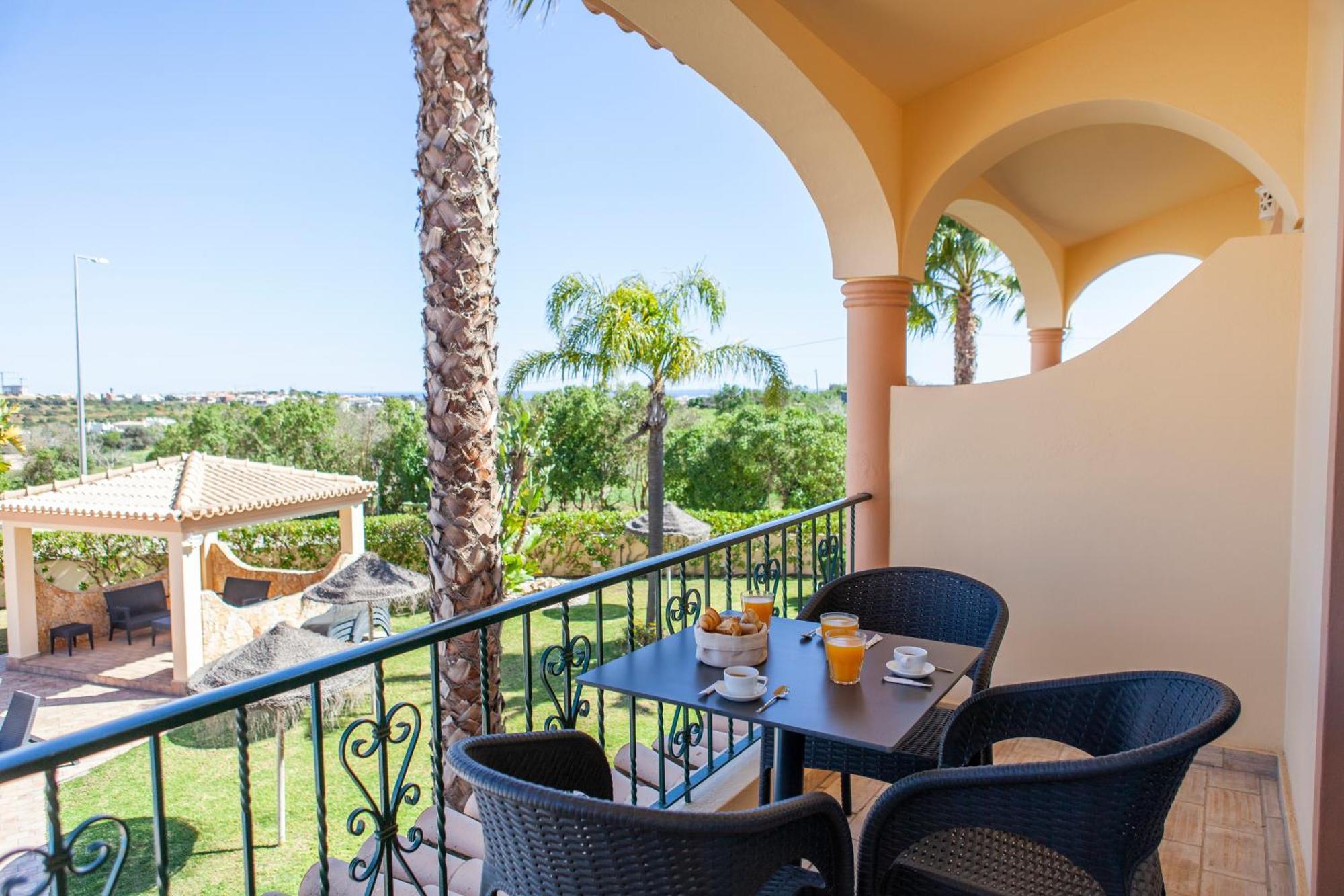 Atalaia Sol Aparthotel - Tennis & Heated Pool In Winter Lagos Exterior foto