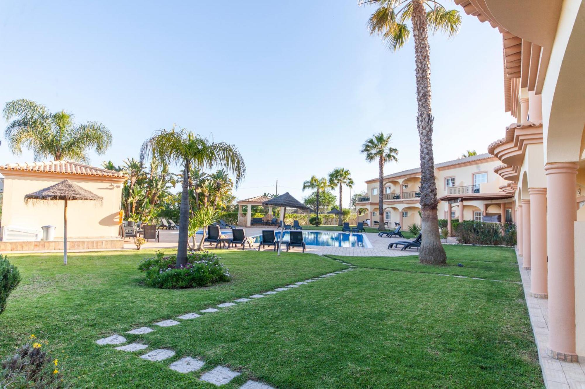 Atalaia Sol Aparthotel - Tennis & Heated Pool In Winter Lagos Exterior foto