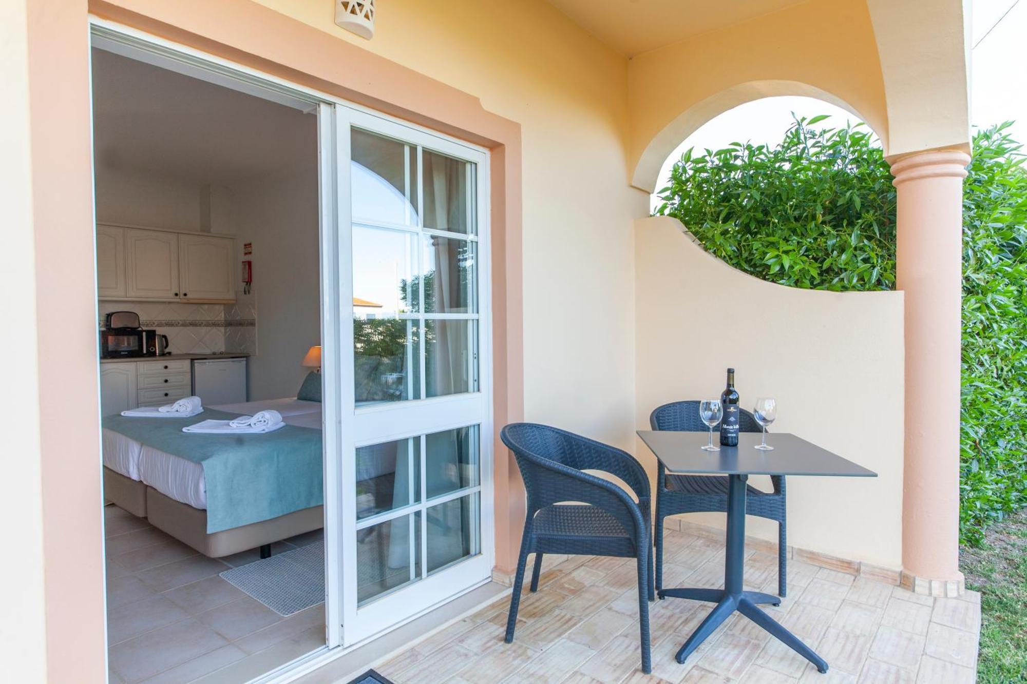 Atalaia Sol Aparthotel - Tennis & Heated Pool In Winter Lagos Exterior foto