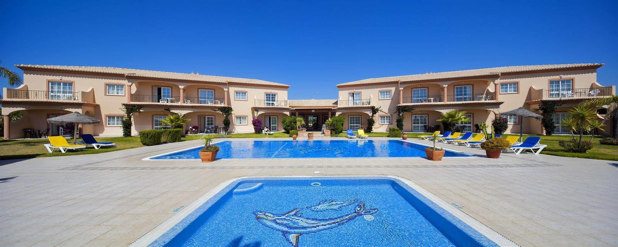 Atalaia Sol Aparthotel - Tennis & Heated Pool In Winter Lagos Exterior foto